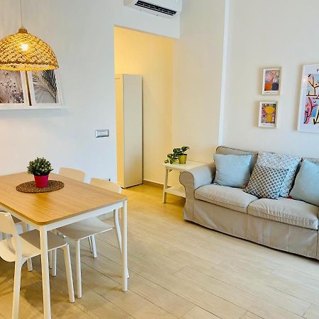 Modern City Apartment Модена Екстериор снимка