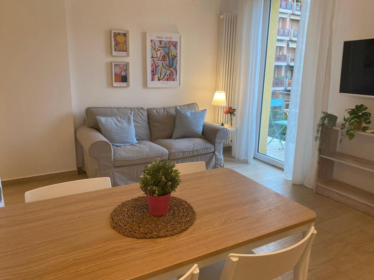 Modern City Apartment Модена Екстериор снимка
