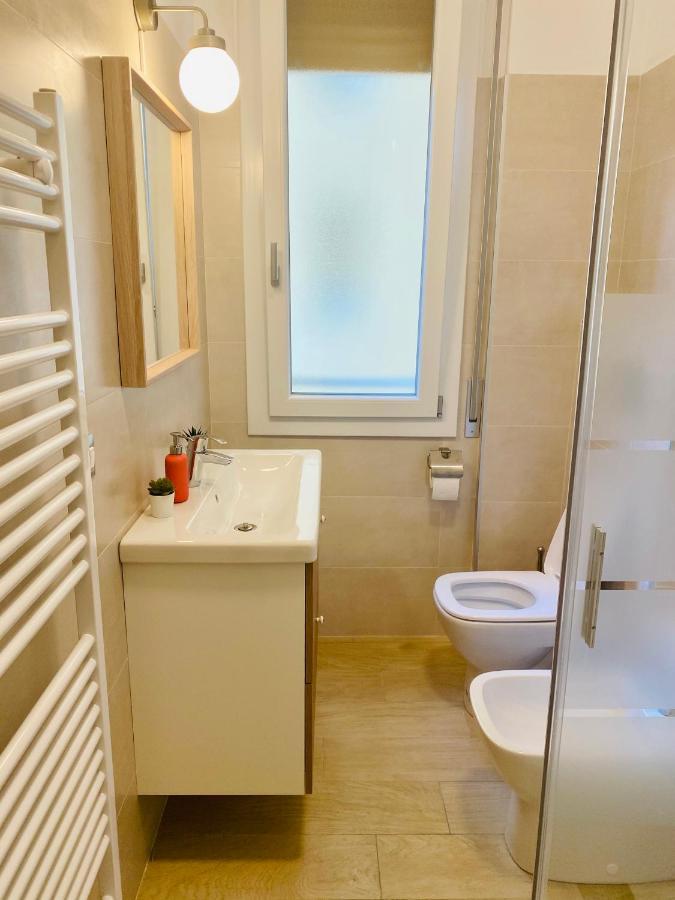 Modern City Apartment Модена Екстериор снимка
