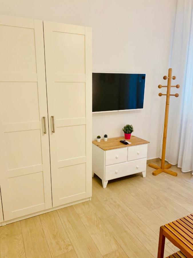 Modern City Apartment Модена Екстериор снимка