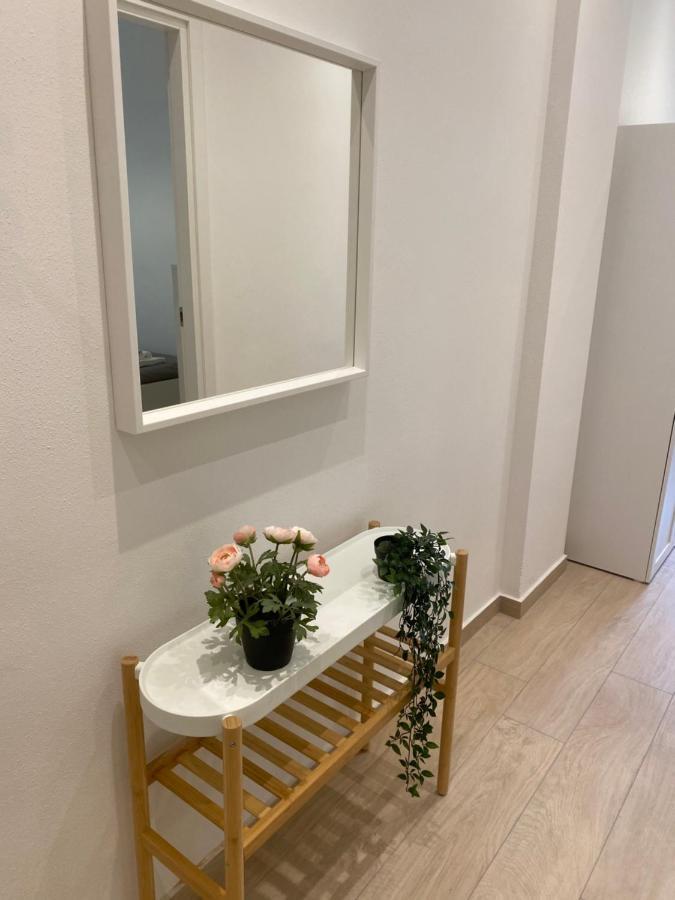 Modern City Apartment Модена Екстериор снимка