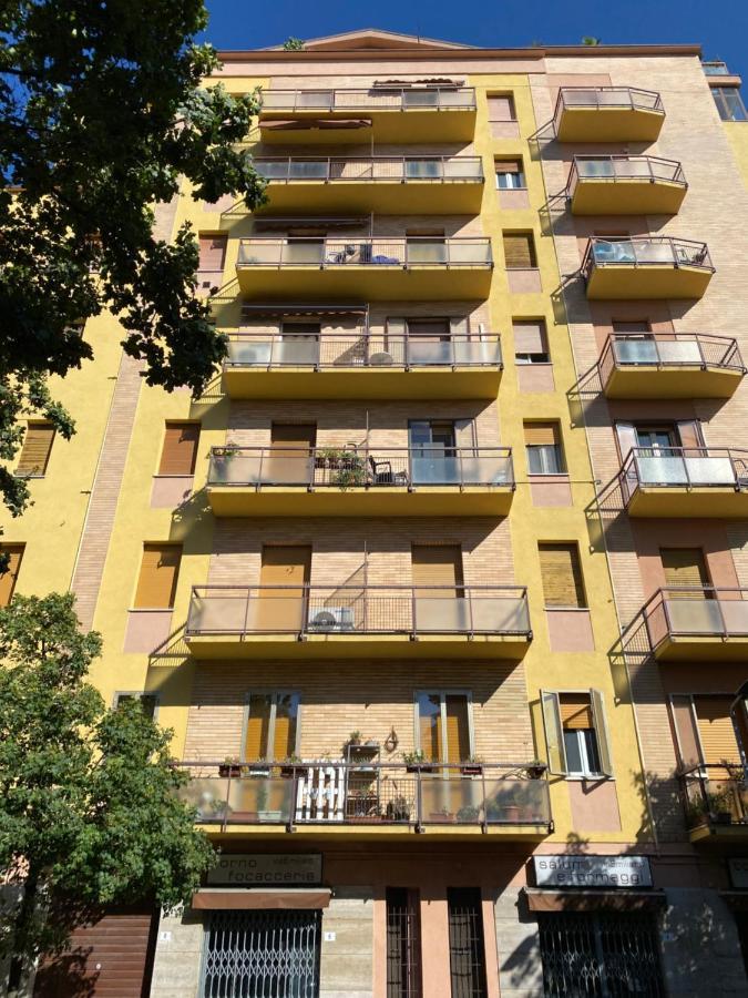 Modern City Apartment Модена Екстериор снимка