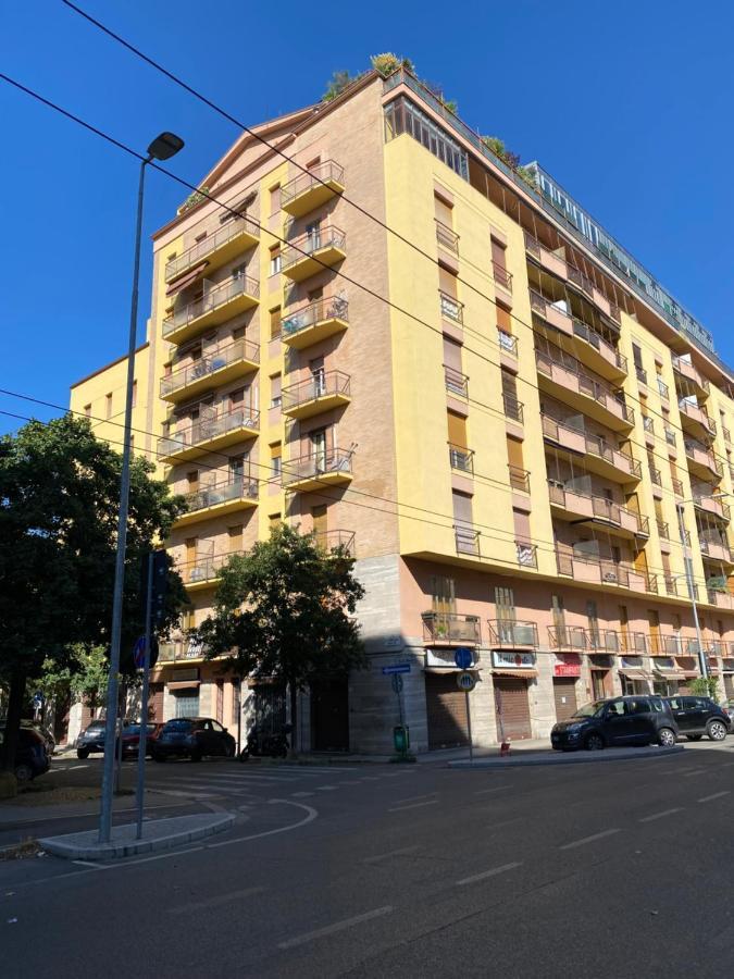 Modern City Apartment Модена Екстериор снимка